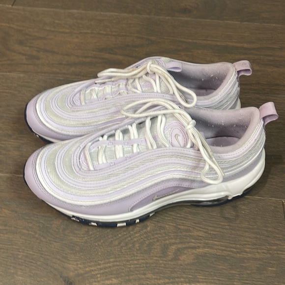 Nike Big Boys Air Max Sneaker. - Picture 5 of 7